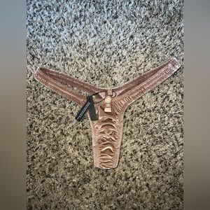 NWT Skims Velvet Stretch Large Thong